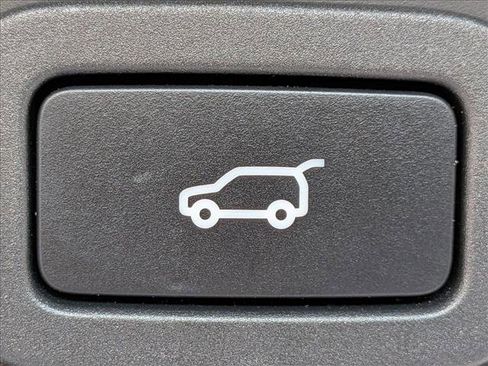 Used 2020 Land Rover Range Rover Sport HST image 17