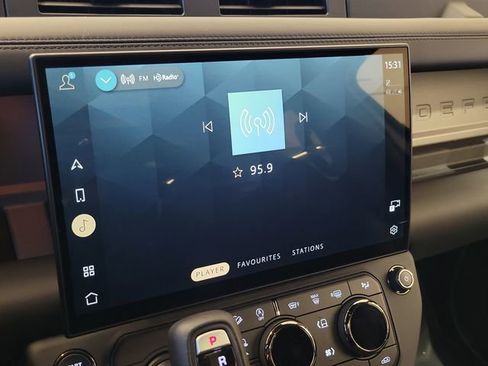 New 2026 Land Rover Defender 110 AWD/4WD image 27