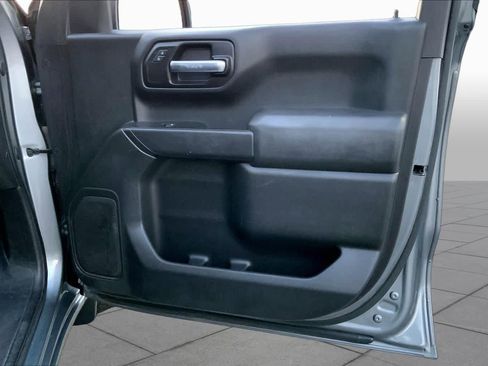 Used 2020 Chevrolet Silverado 1500 Custom w/ Custom Value Package RWD image 22