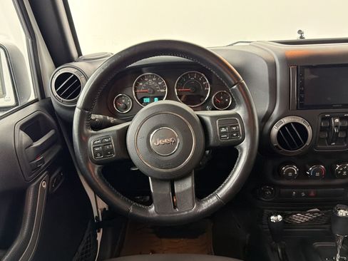 Used 2015 Jeep Wrangler Unlimited Sport AWD/4WD image 10