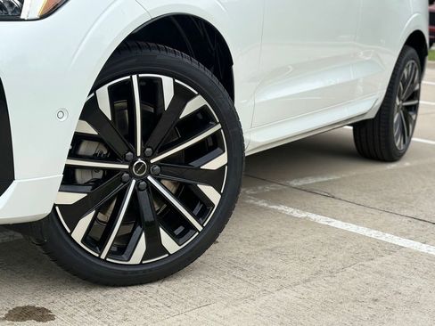 New 2026 Volvo XC60 B5 Ultra w/ Protection Package Premier AWD/4WD image 9