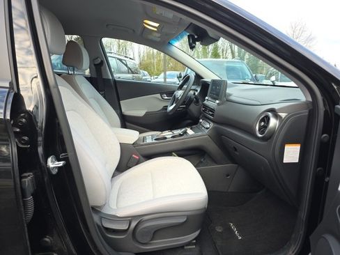 Used 2023 Hyundai Kona SE w/ Cargo Package image 21