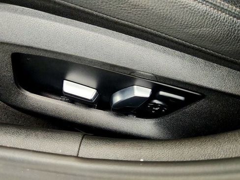 Used 2022 BMW 530i w/ M Sport Package RWD image 12