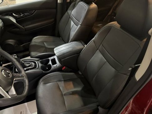 Used 2020 Nissan Rogue SL w/ Premium Package image 11