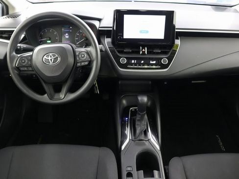 Used 2024 Toyota Corolla LE image 2