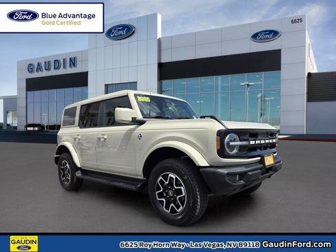 Certified 2025 Ford Bronco Outer Banks AWD/4WD image 1