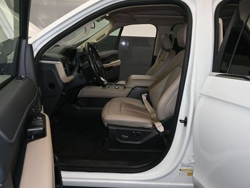 Used 2024 Ford Expedition Max Limited AWD/4WD image 17