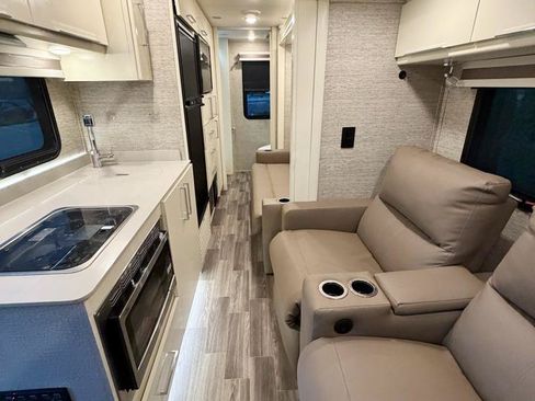 Used 2019 Mercedes-Benz Sprinter 170 image 60