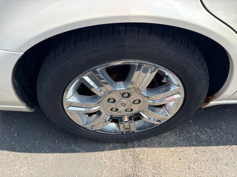 Used 2011 Cadillac DTS Platinum FWD image 25