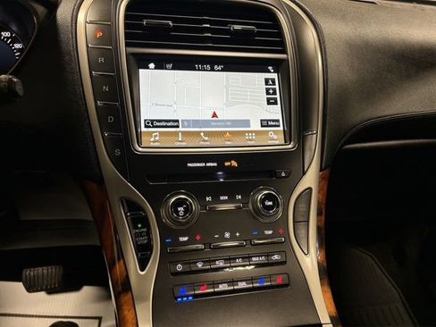 Used 2018 Lincoln MKX Reserve w/ Lincoln MKX Climate Package AWD/4WD image 17