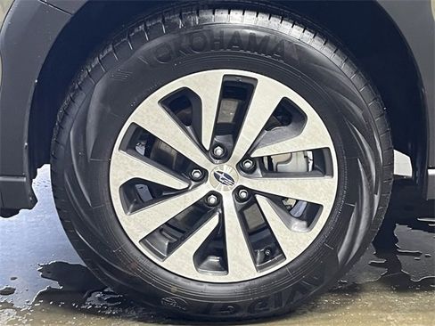 Certified 2025 Subaru Outback Premium image 7