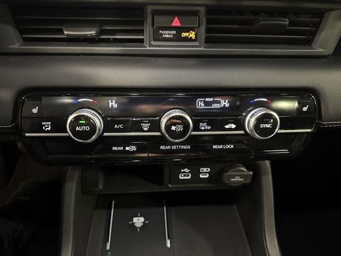 Certified 2023 Honda Pilot Touring image 27