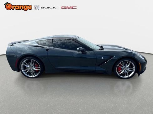 Used 2019 Chevrolet Corvette Stingray Coupe RWD image 2