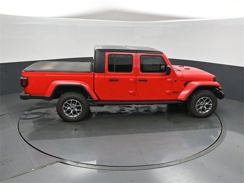 Used 2024 Jeep Gladiator Sport image 28