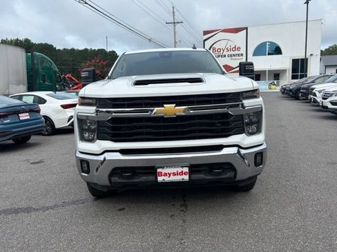 Used 2025 Chevrolet Silverado 2500 LT w/ Convenience Package AWD/4WD image 4