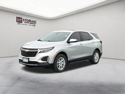 Used 2022 Chevrolet Equinox LT AWD/4WD image 4