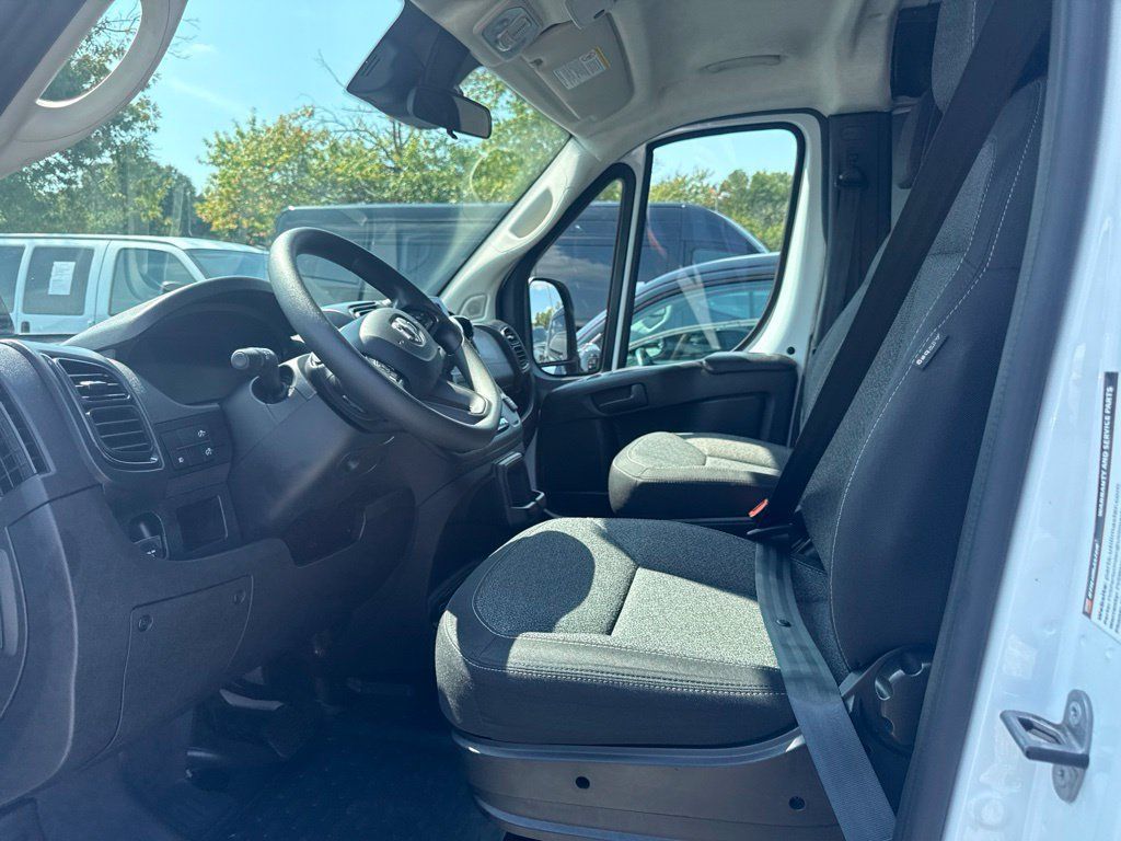Used 2025 RAM ProMaster 2500 w/ U-Haul Equipment Group FWD image 3