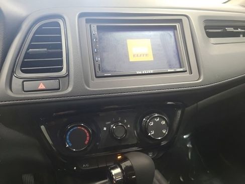 Used 2019 Honda HR-V LX image 28