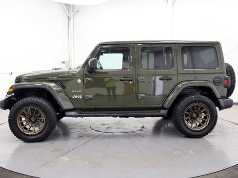 Used 2022 Jeep Wrangler Unlimited Sahara AWD/4WD image 4