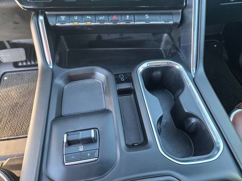 Used 2024 GMC Sierra 2500 Denali Ultimate AWD/4WD image 15