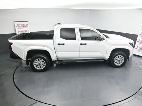 Used 2024 Toyota Tacoma SR image 31
