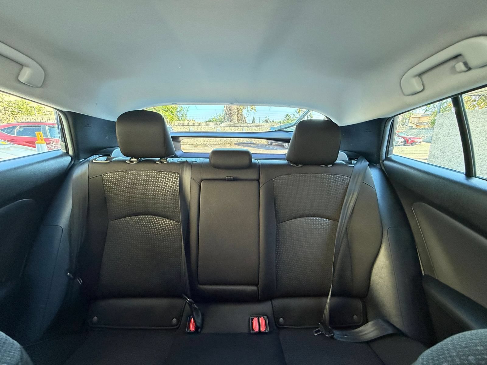 Used 2022 Toyota Prius LE FWD image 35