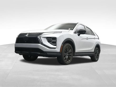 Used 2024 Mitsubishi Eclipse Cross LE AWD/4WD image 9