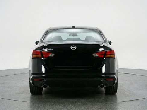 Used 2025 Nissan Altima 2.5 SV image 7