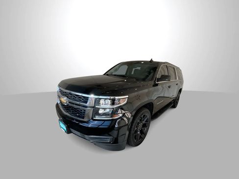 Used 2018 Chevrolet Suburban LT AWD/4WD image 4