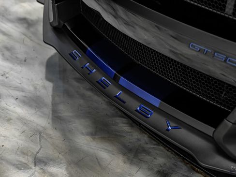 Used 2021 Ford Mustang Shelby GT500 w/ Carbon Fiber Track Pack RWD image 39