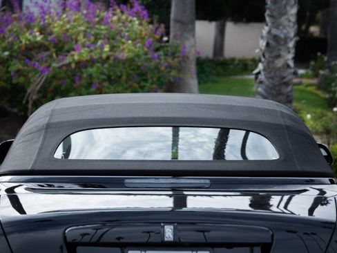 Used 2019 Rolls-Royce Dawn image 35