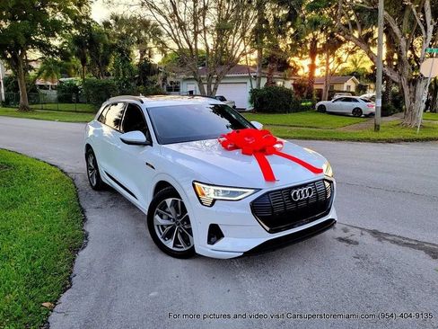Used 2021 Audi e-tron Premium Plus w/ Premium Plus Package image 27