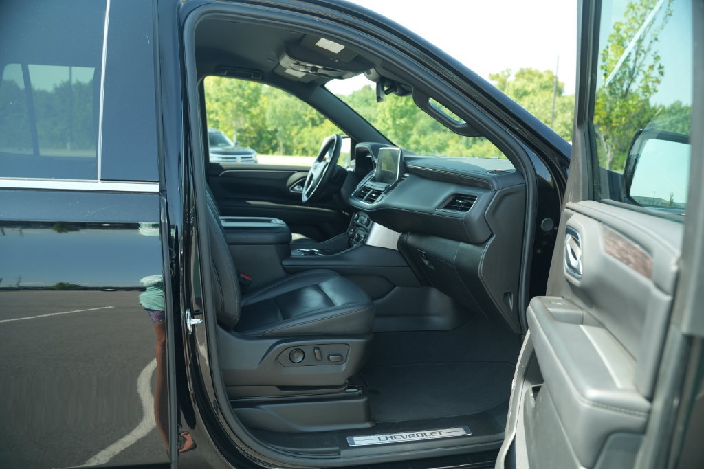 Used 2024 Chevrolet Tahoe LT AWD/4WD image 22