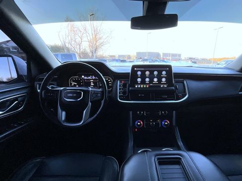 Used 2021 GMC Yukon XL SLT w/ SLT Luxury Plus Package image 13