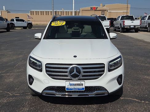Used 2024 Mercedes-Benz GLB 250 4MATIC image 8
