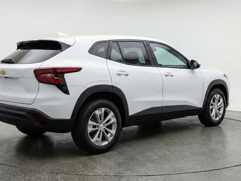 Used 2025 Chevrolet Equinox LT FWD image 9