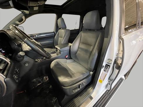 Used 2022 Lexus GX 460 Premium image 17