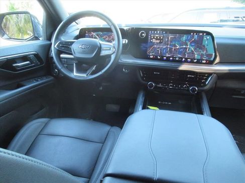 Used 2025 Chevrolet Tahoe Z71 AWD/4WD image 13