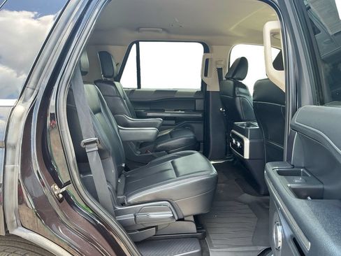 Used 2024 Ford Expedition XLT RWD image 23
