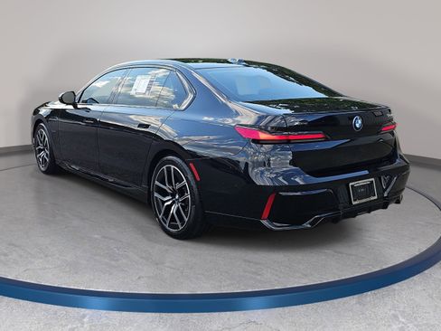 Certified 2025 BMW 750e xDrive AWD/4WD image 7