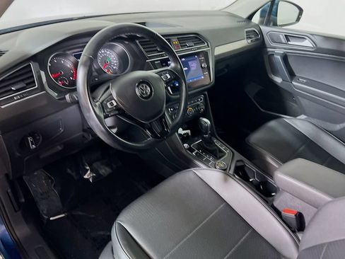 Used 2019 Volkswagen Tiguan SEL R-Line AWD/4WD image 9