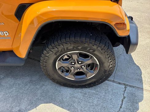 Used 2021 Jeep Wrangler Unlimited Sahara w/ Cold Weather Group AWD/4WD image 27