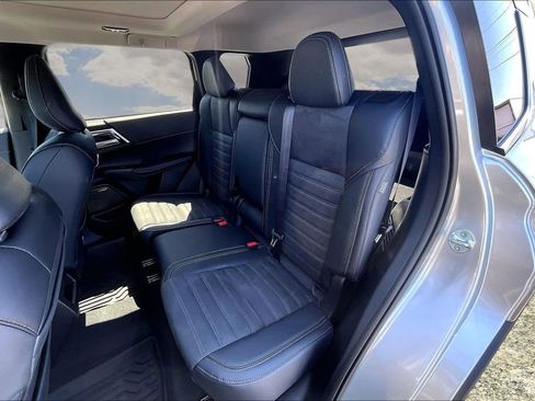 New 2026 Mitsubishi Outlander FWD image 10