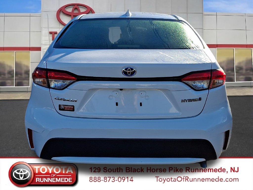 Certified 2022 Toyota Corolla LE FWD image 5