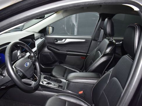 Used 2024 Ford Escape Platinum AWD/4WD image 11