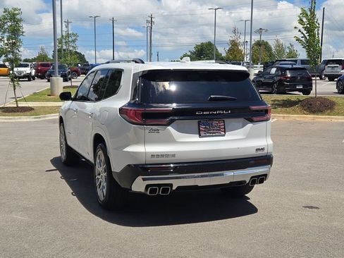 Used 2024 GMC Acadia Denali w/ Super Cruise Package FWD image 3