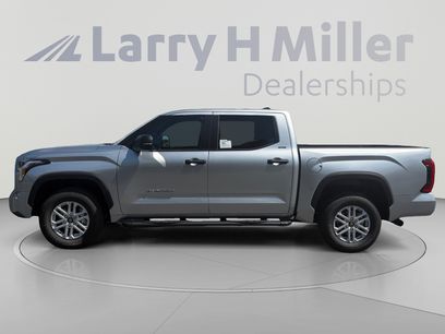 New 2026 Toyota Tundra SR5 w/ SR5 Convenience Package