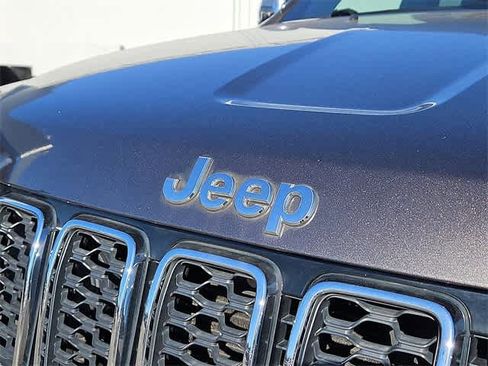 Used 2019 Jeep Grand Cherokee Limited image 37