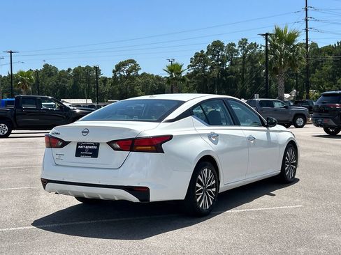 Used 2025 Nissan Altima 2.5 SV FWD image 7