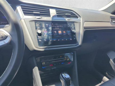 Used 2023 Volkswagen Tiguan SE FWD image 12